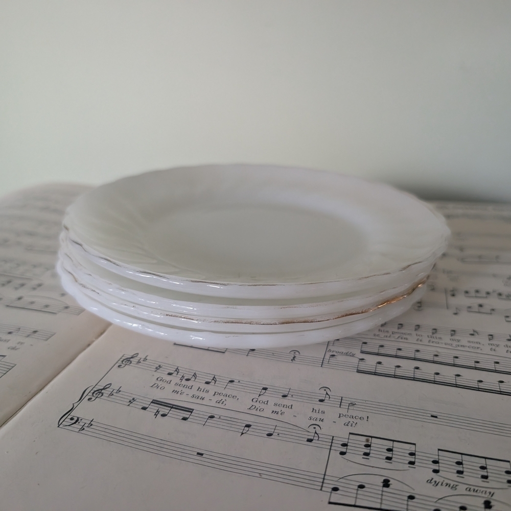 Anchor Hocking Suburbia Set Of 4 White and Gold Dinner Side Plates Set